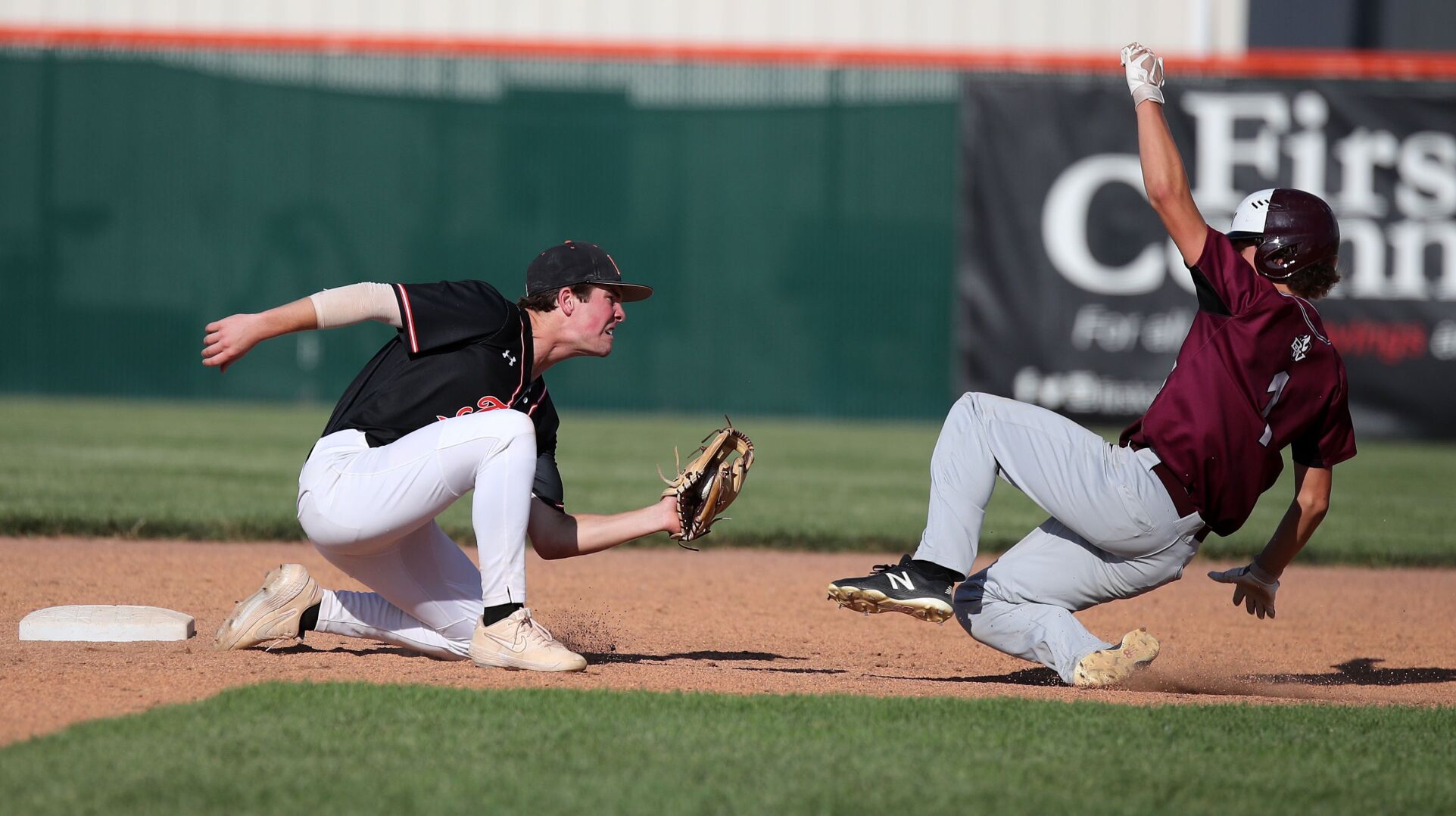 Edwardsville 6, Belleville West 5